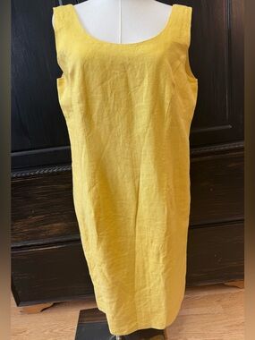 Sleeveless Midi Dress in Yellow